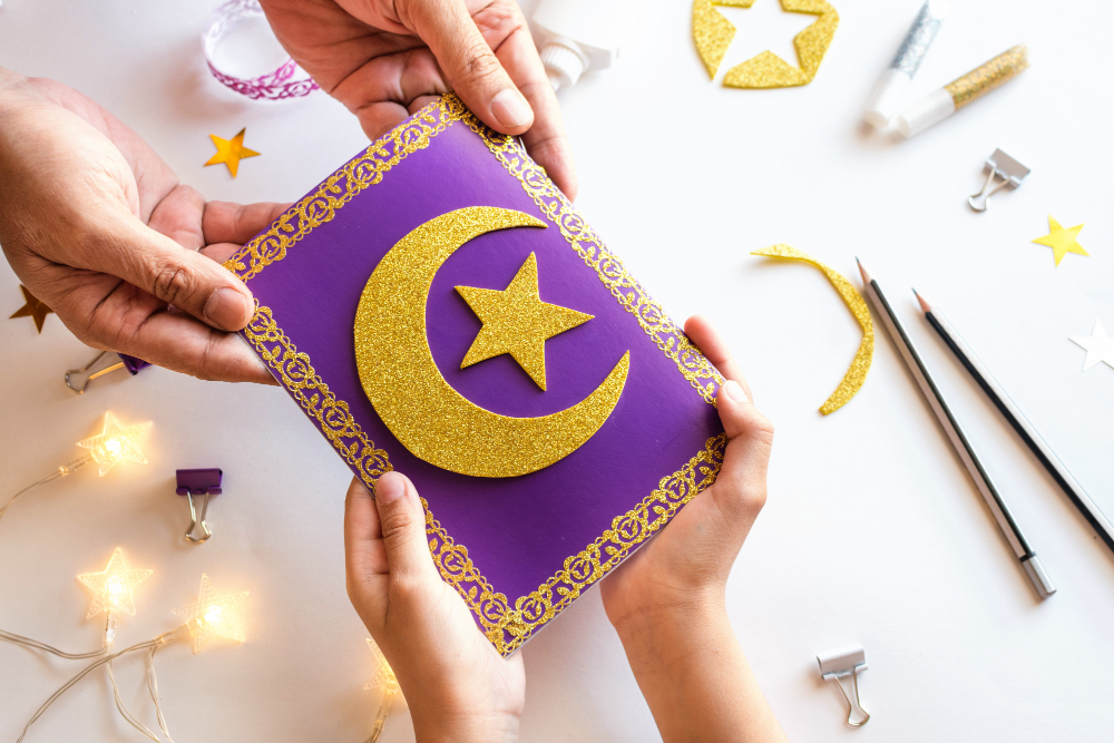 bulan Muharram merupakan salah satu bulan islam dalam urutan bulan Hijriah